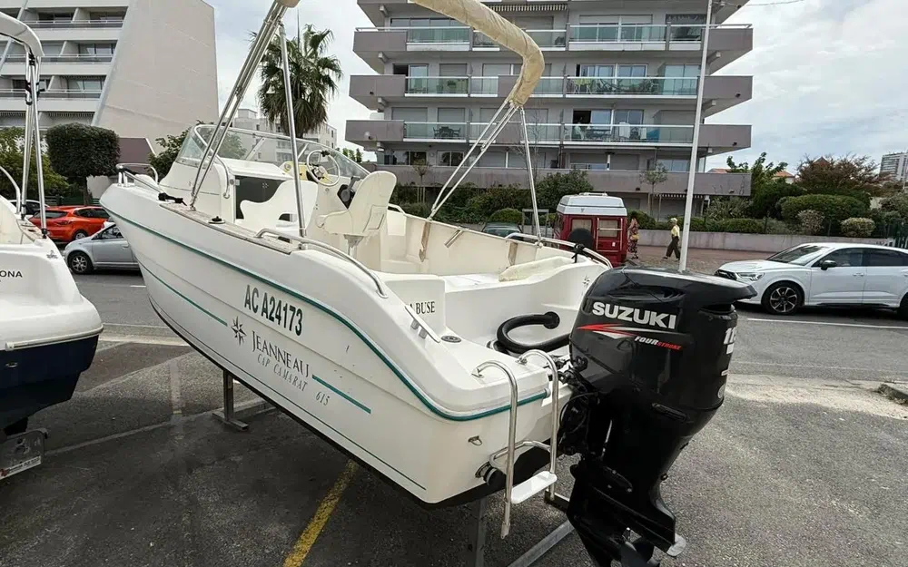 slider 2 Jeanneau Cap Camarat 615