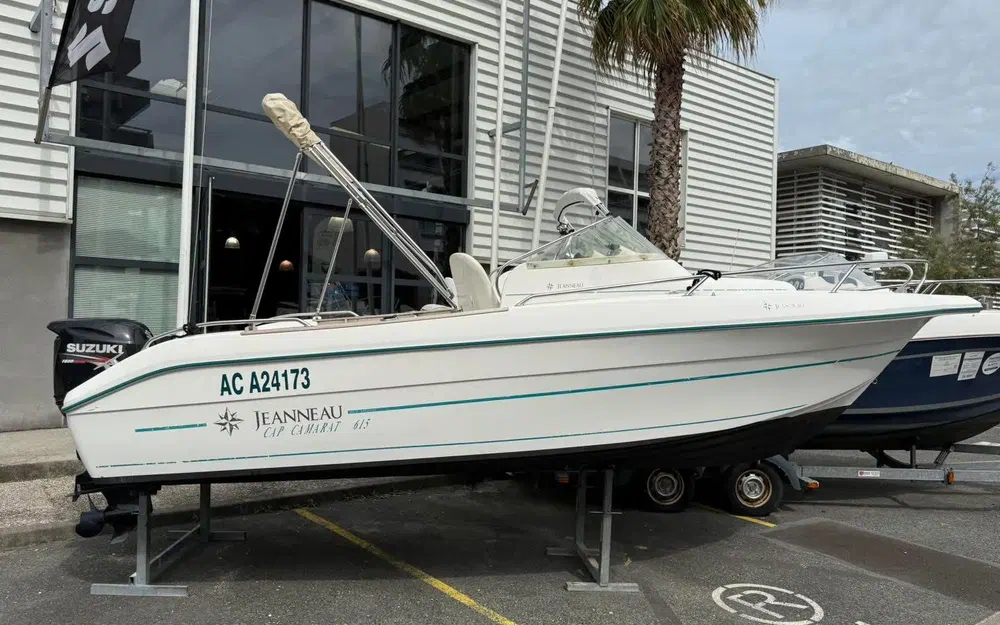 slider 1 Jeanneau Cap Camarat 615