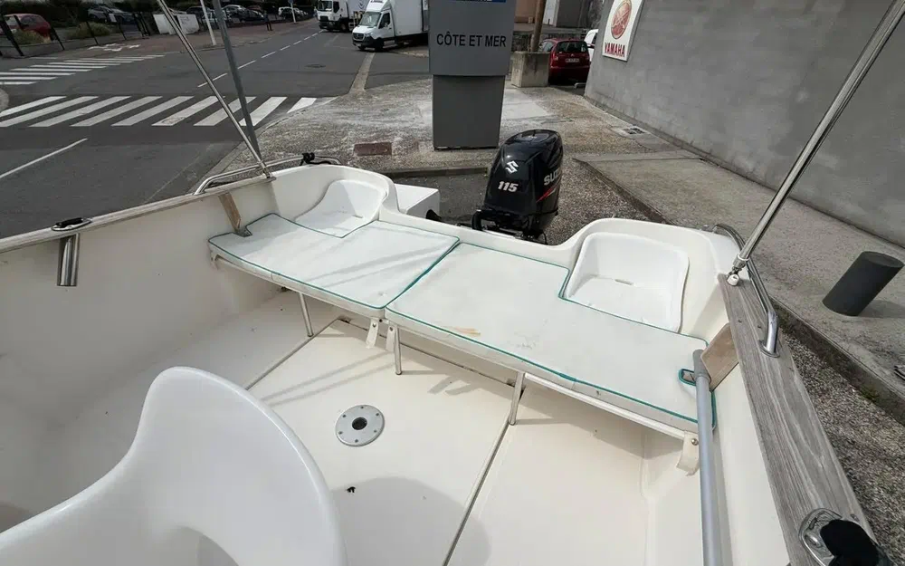 slider 5 Jeanneau Cap Camarat 615