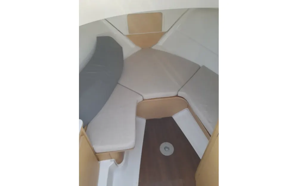 slider 4 Beneteau Flyer 750 Sun Deck