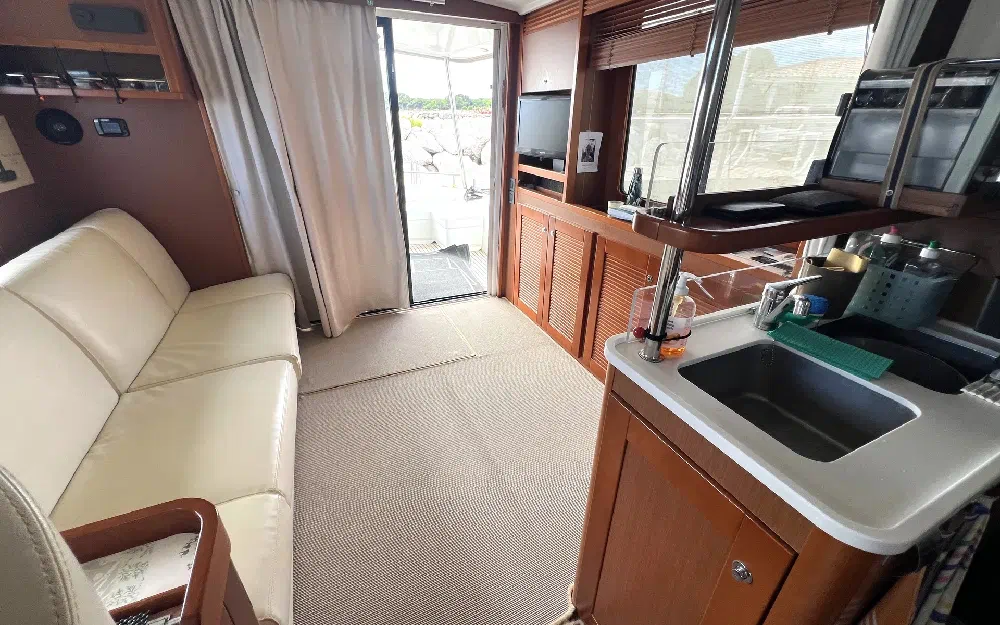 slider 1 Beneteau Swift Trawler 44