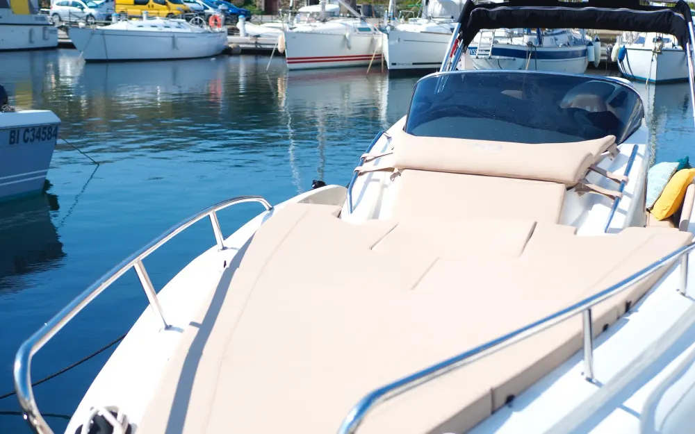 slider 1 Nuova Jolly Prince 28 Sport Cabine