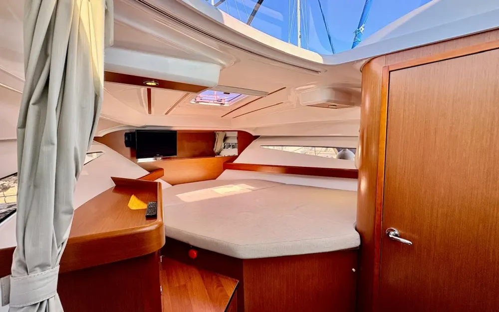 slider 17 Beneteau Antares 8.80