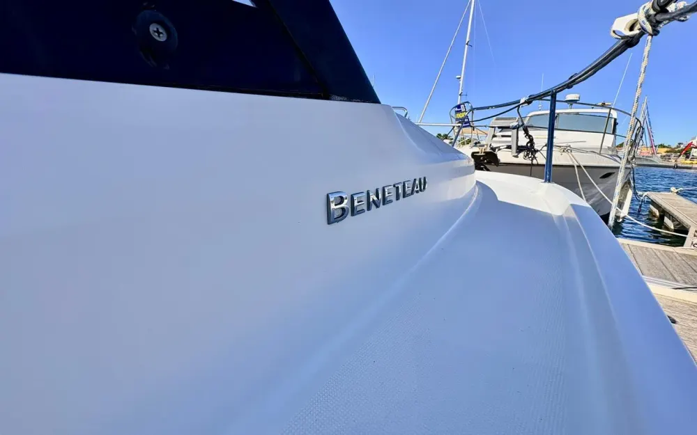 slider 5 Beneteau Antares 8.80