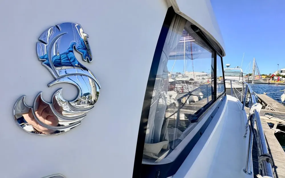 slider 6 Beneteau Antares 8.80