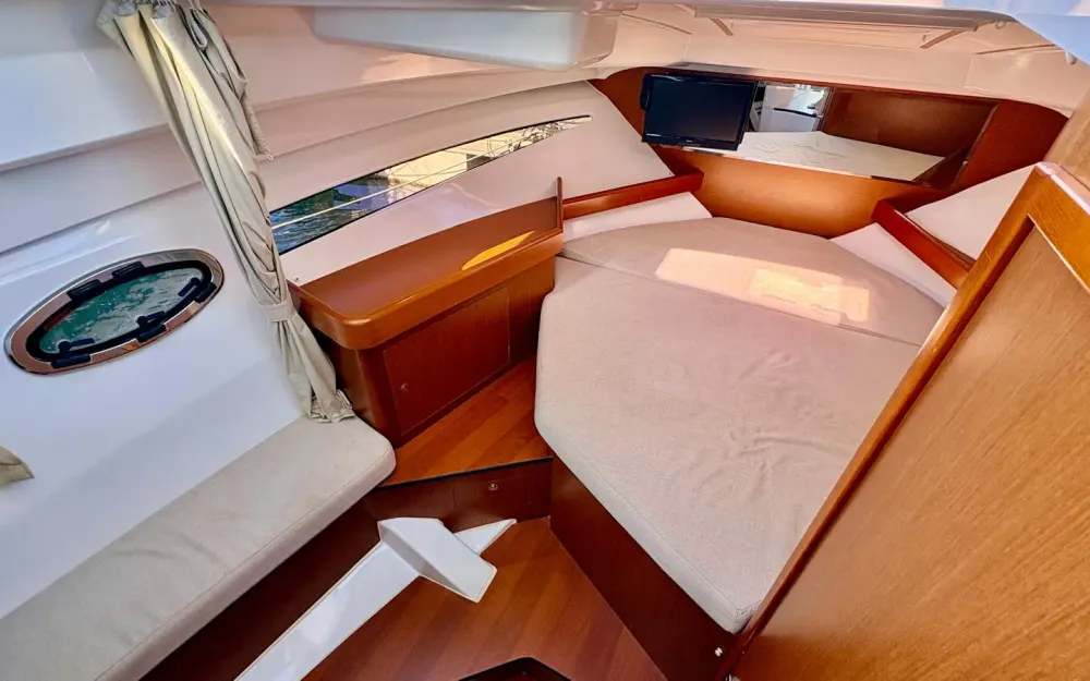 slider 18 Beneteau Antares 8.80