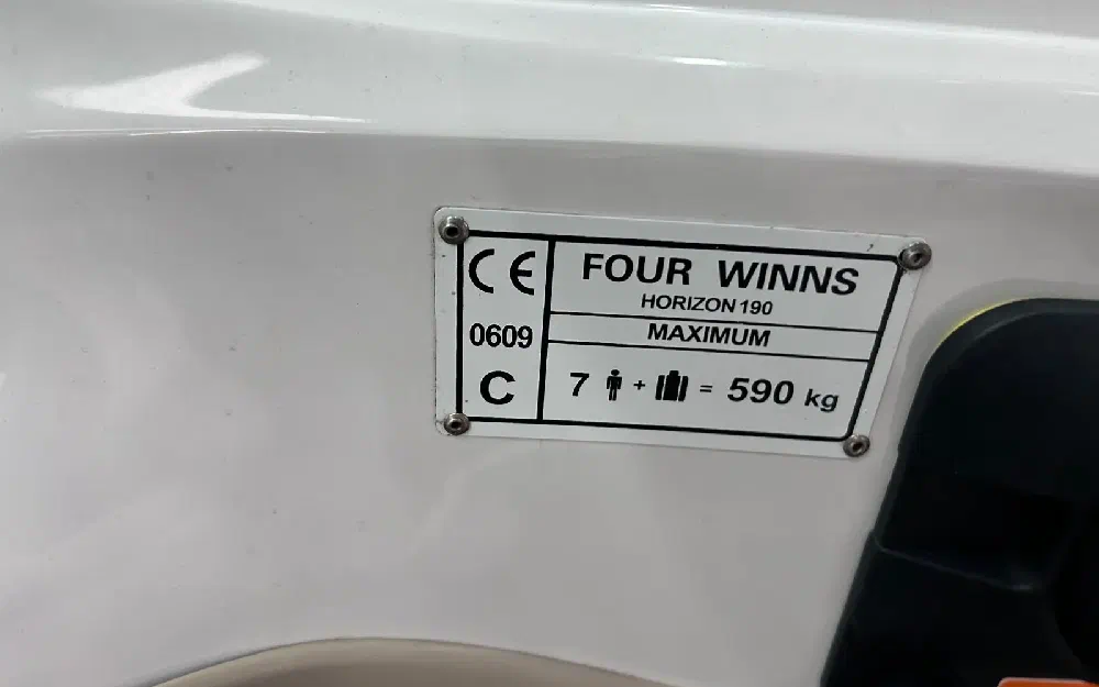 slider 11 Four Winns Horizon 190