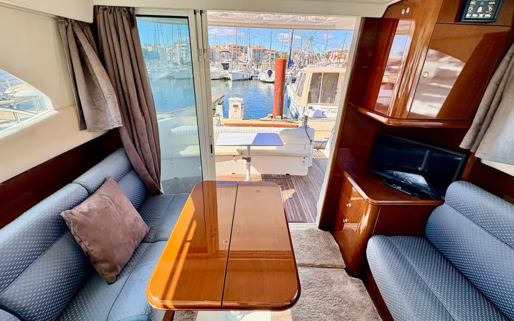 slider 18 Jeanneau Prestige 36 Fly