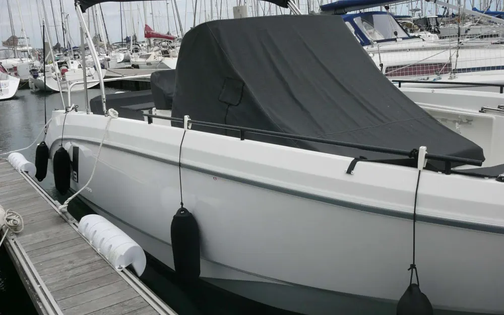 slider 8 Beneteau Flyer 9 Spacedeck