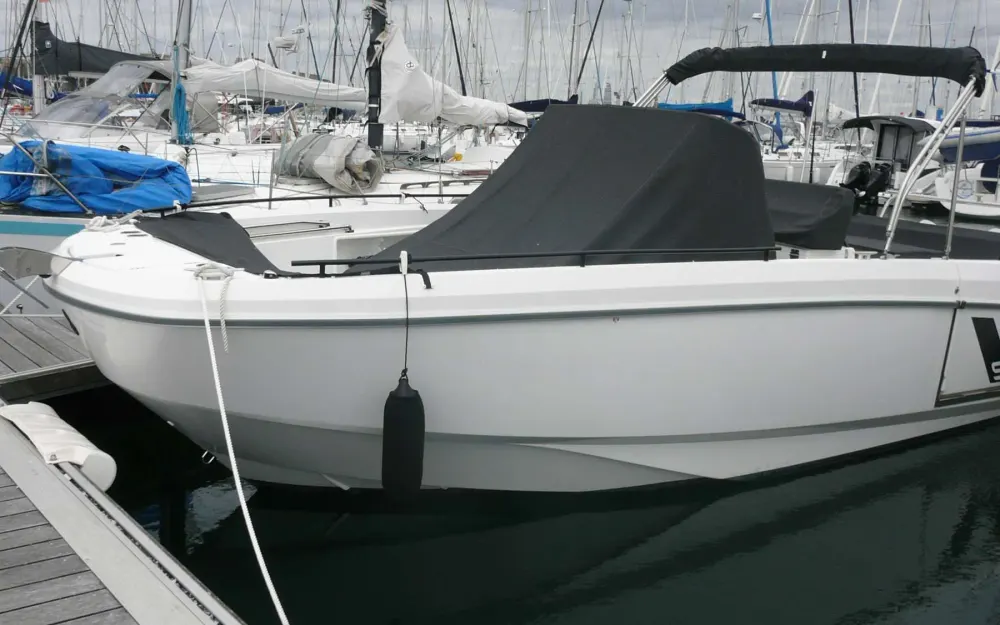 slider 6 Beneteau Flyer 9 Spacedeck