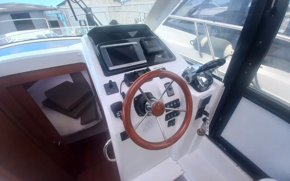 slider 3 Jeanneau Merry Fisher 855