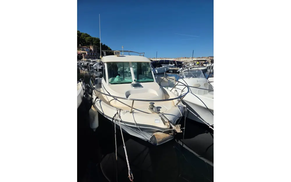 slider 3 Jeanneau Merry Fisher 635