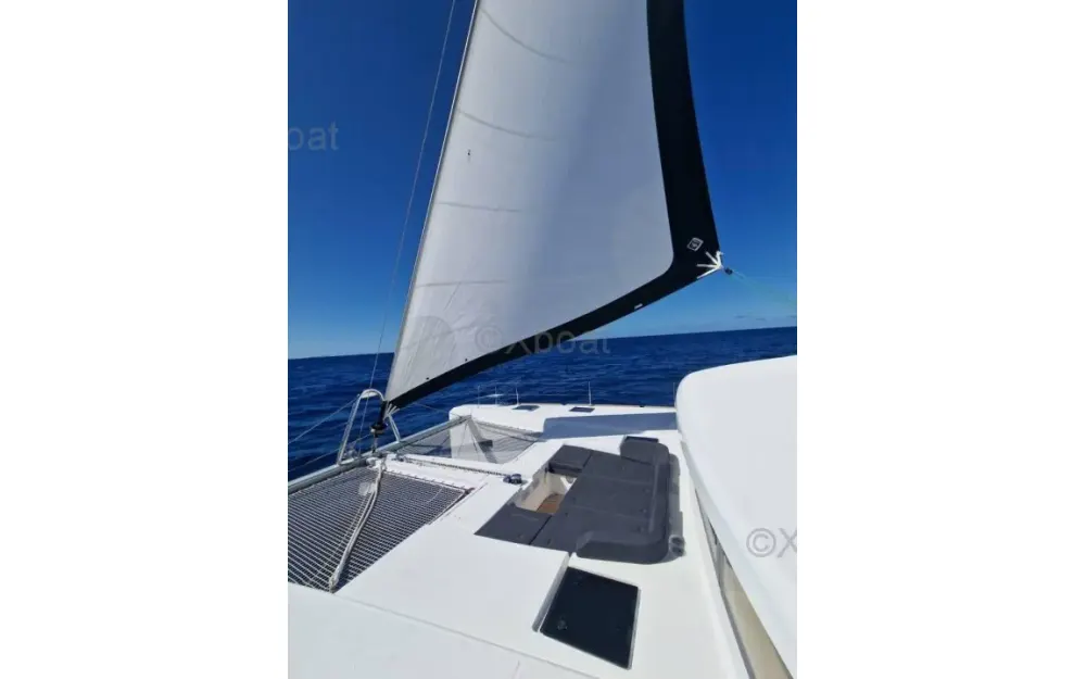 slider 4 Lagoon  52 S