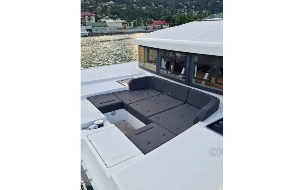 slider 7 Lagoon  52 S
