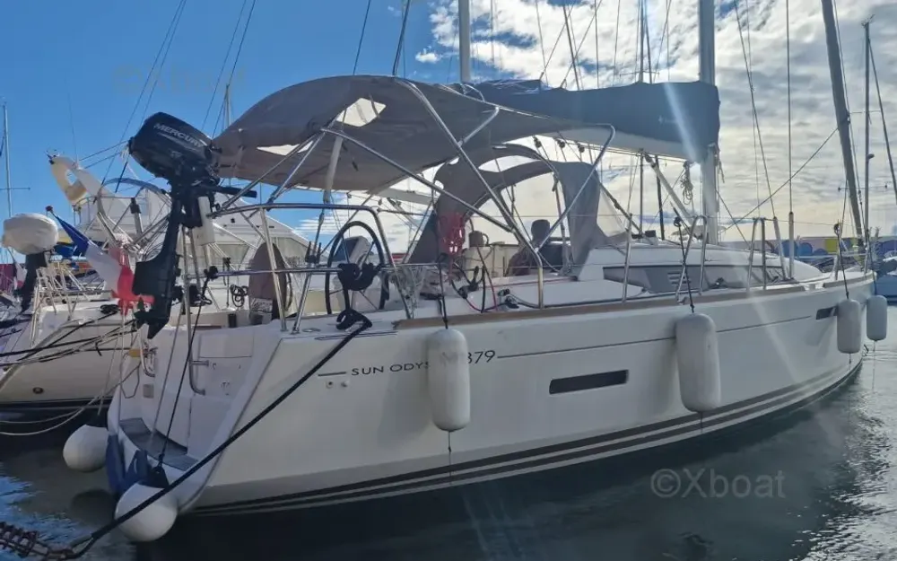 slider 1 Jeanneau Sun Odyssey 379 Perf
