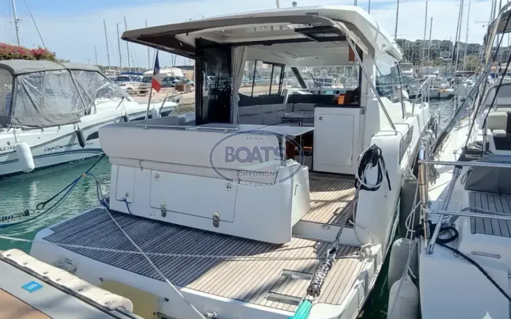 slider 1 Jeanneau NC 37