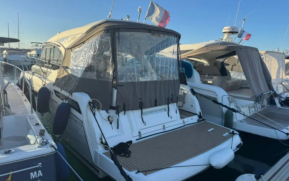 slider 6 Jeanneau Leader 33