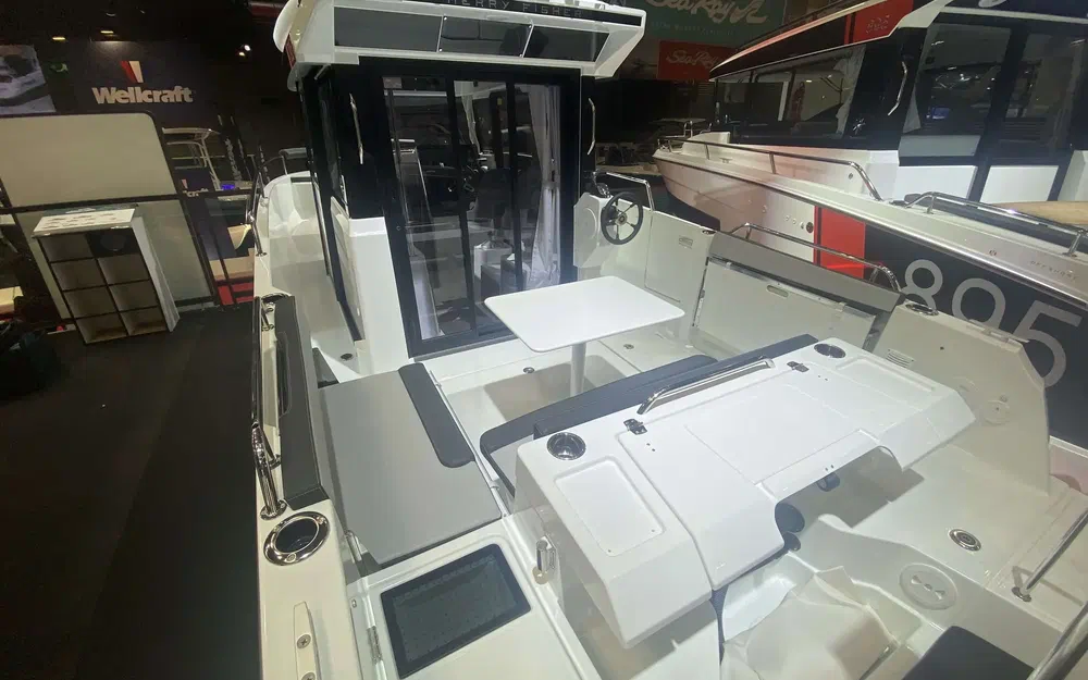 slider 9 Jeanneau Merry Fisher 795