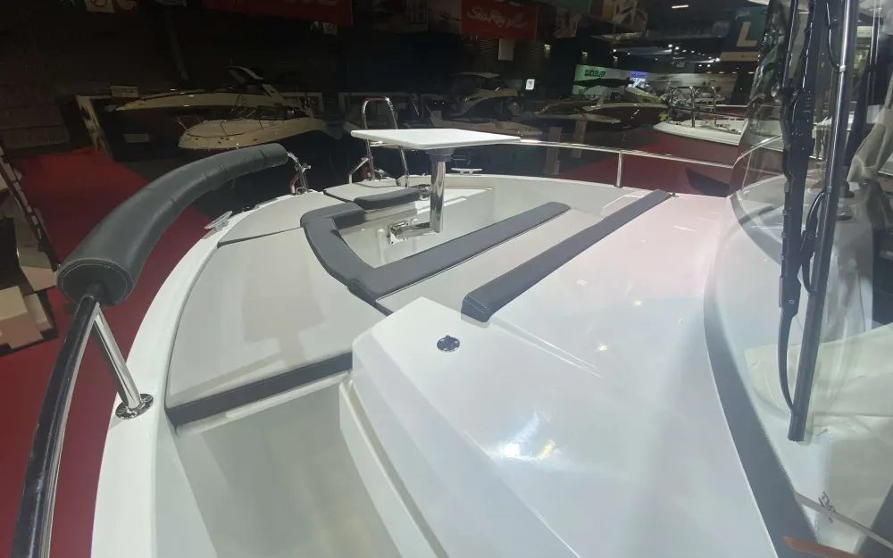 slider 11 Jeanneau Merry Fisher 795 Sport
