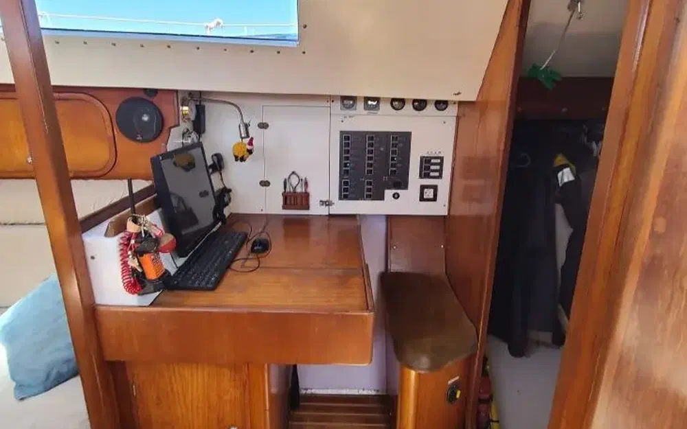 slider 6 CN Coder Industries Shark 50