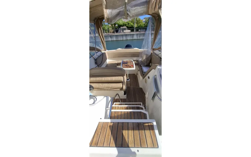 slider 5 Jeanneau Cap Camarat 7.5 DC