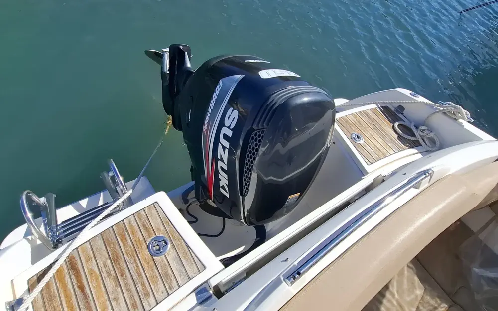 slider 7 Jeanneau Cap Camarat 7.5 DC