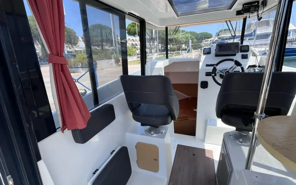 slider 2 Beneteau Barracuda 8