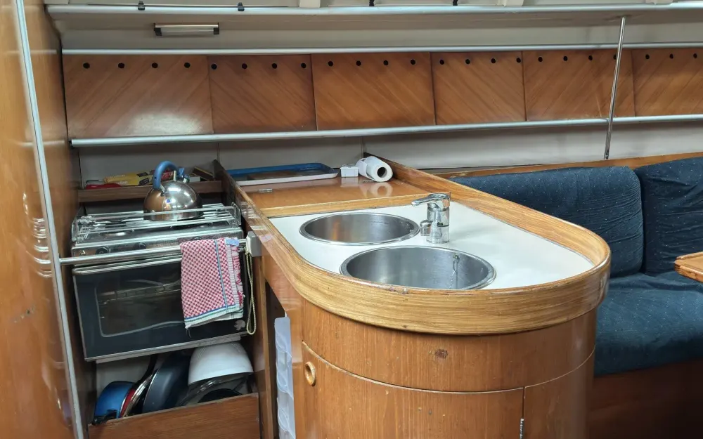 slider 4 Beneteau First 38 S5