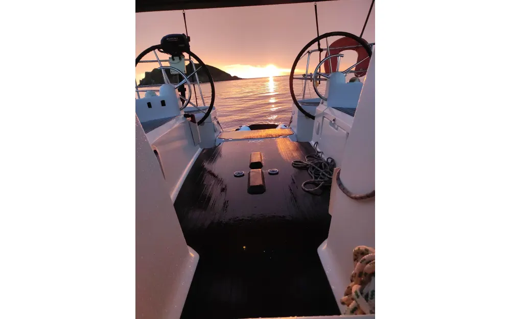 slider 1 Jeanneau Sun Odyssey 379