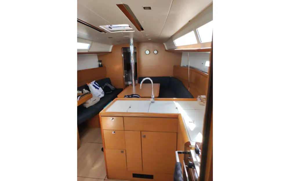 slider 3 Jeanneau Sun Odyssey 379