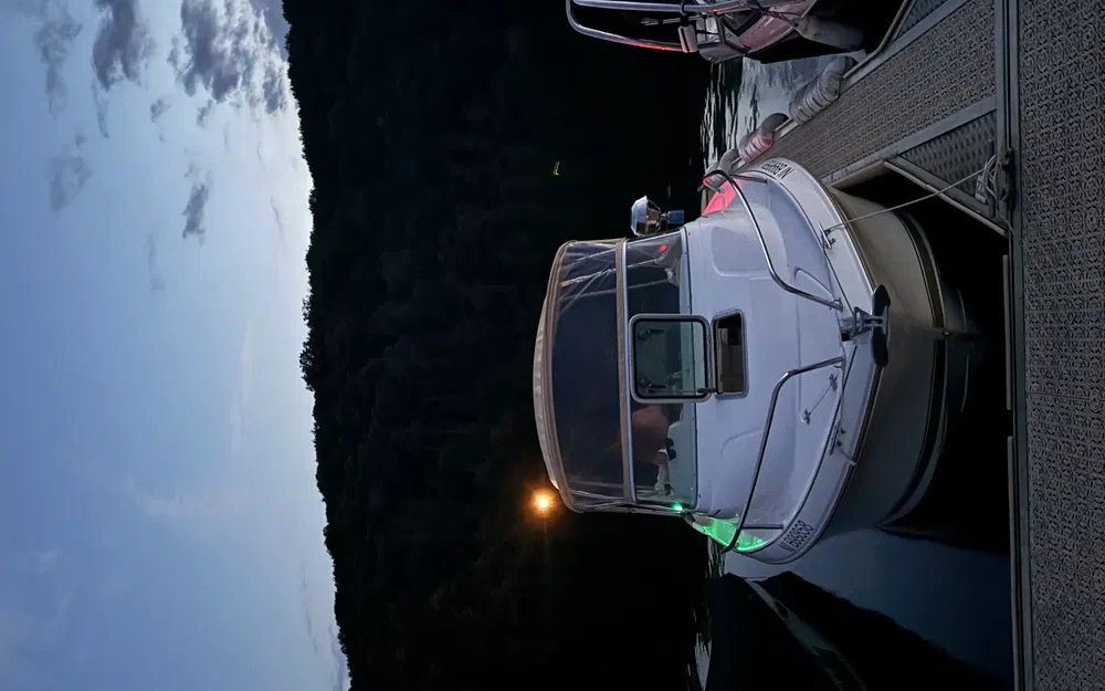 slider 1 Jeanneau Leader 605