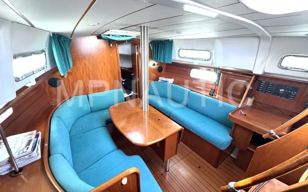 slider 9 Beneteau Oceanis 36 CC