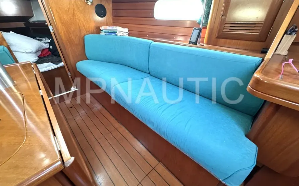 slider 10 Beneteau Oceanis 36 CC