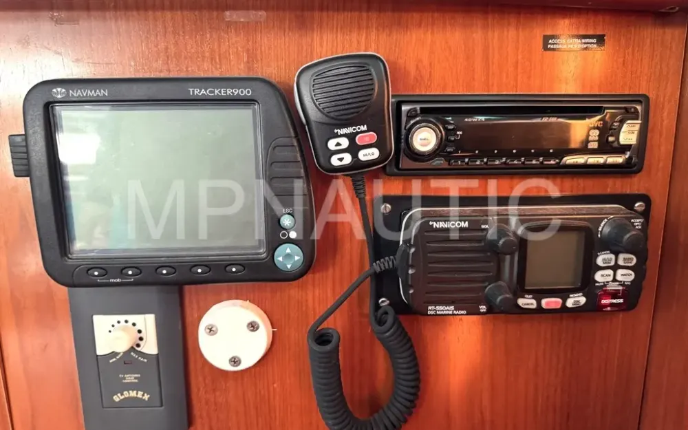 slider 12 Beneteau Oceanis 36 CC