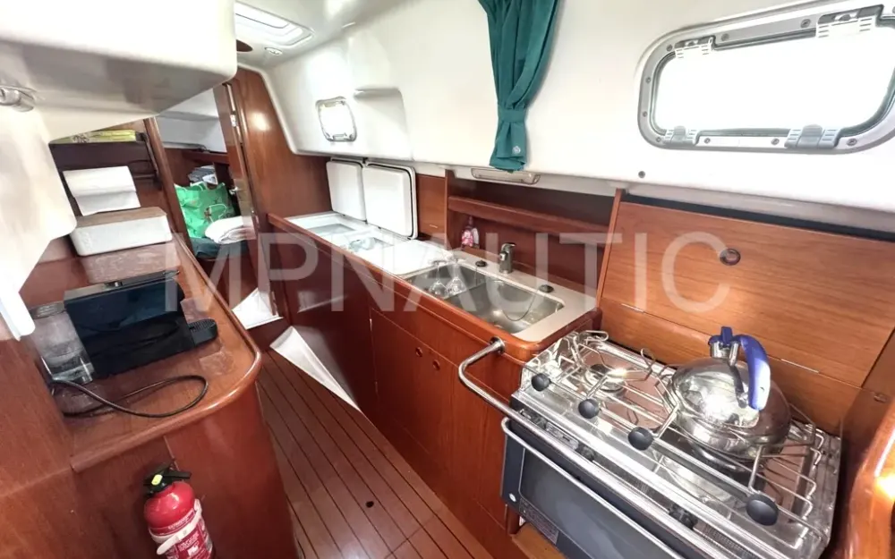 slider 15 Beneteau Oceanis 36 CC