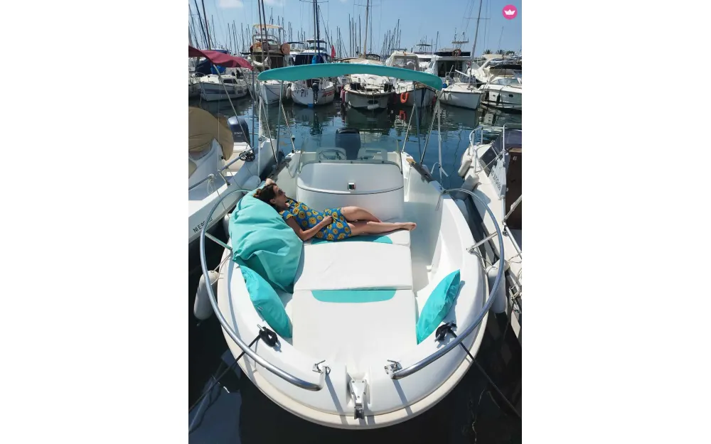 slider 4 Jeanneau Cap Camarat 545