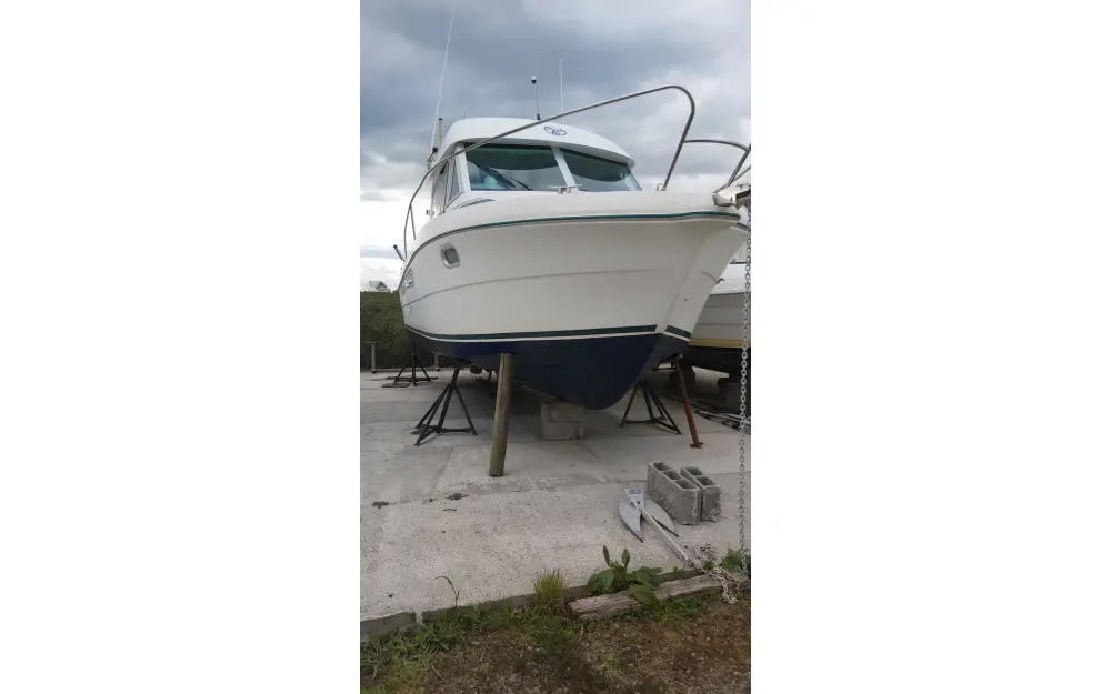 slider 1 Jeanneau Merry Fisher 805