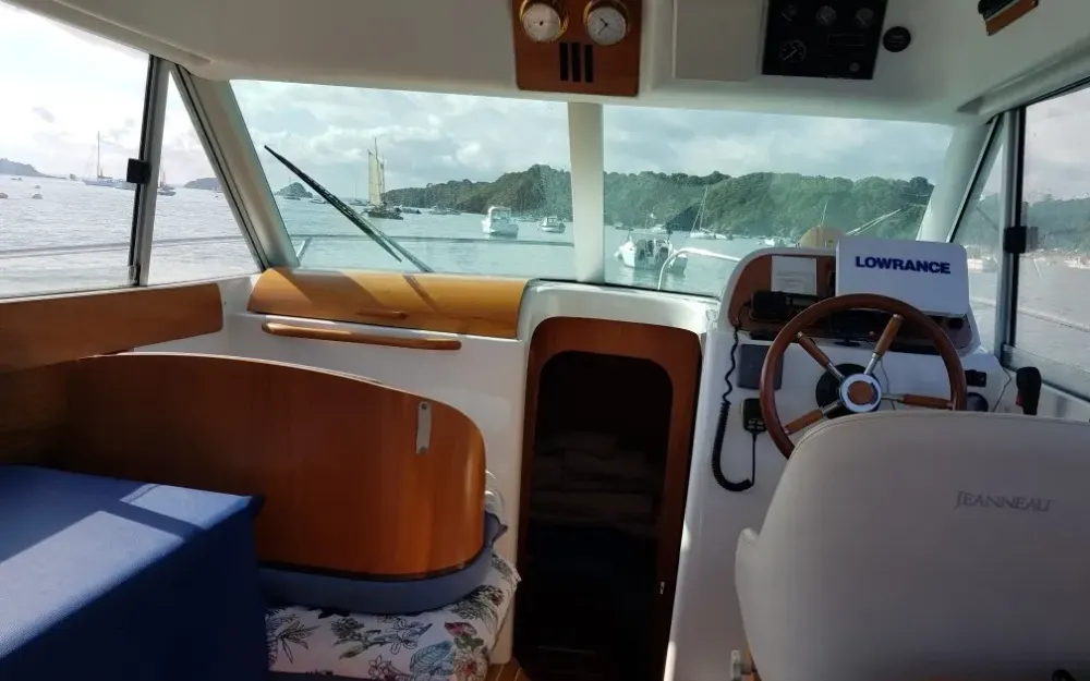 slider 6 Jeanneau Merry Fisher 805