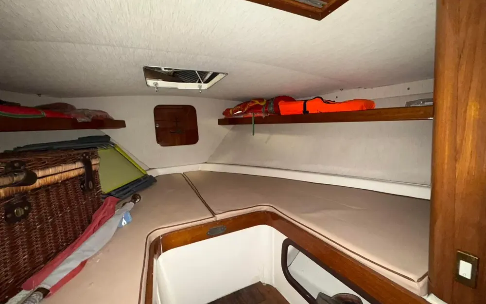slider 36 Bertram Riva 25