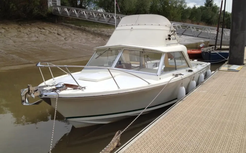 slider 48 Bertram Riva 25