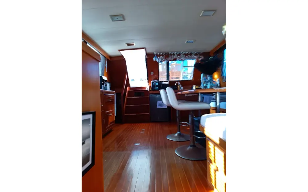 slider 11 King Yacht Monterey 46