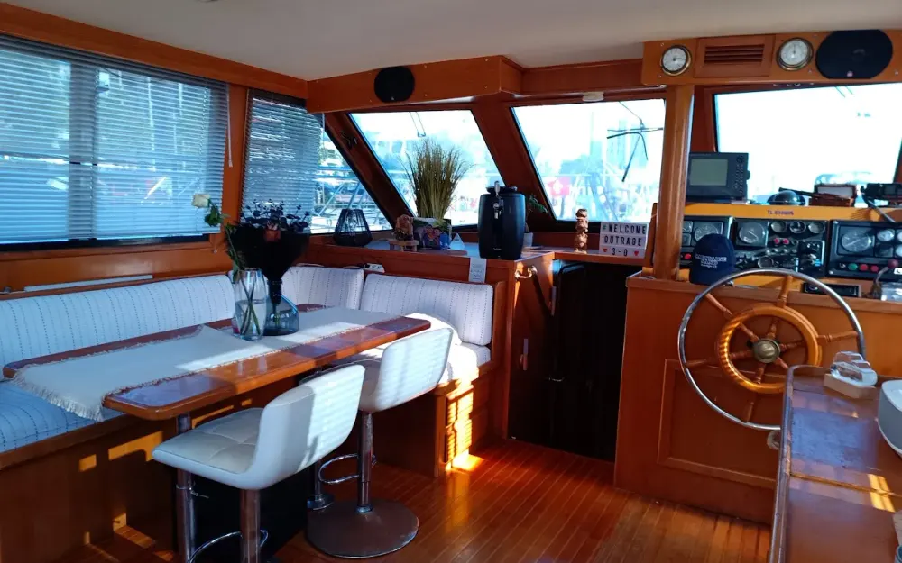 slider 14 King Yacht Monterey 46