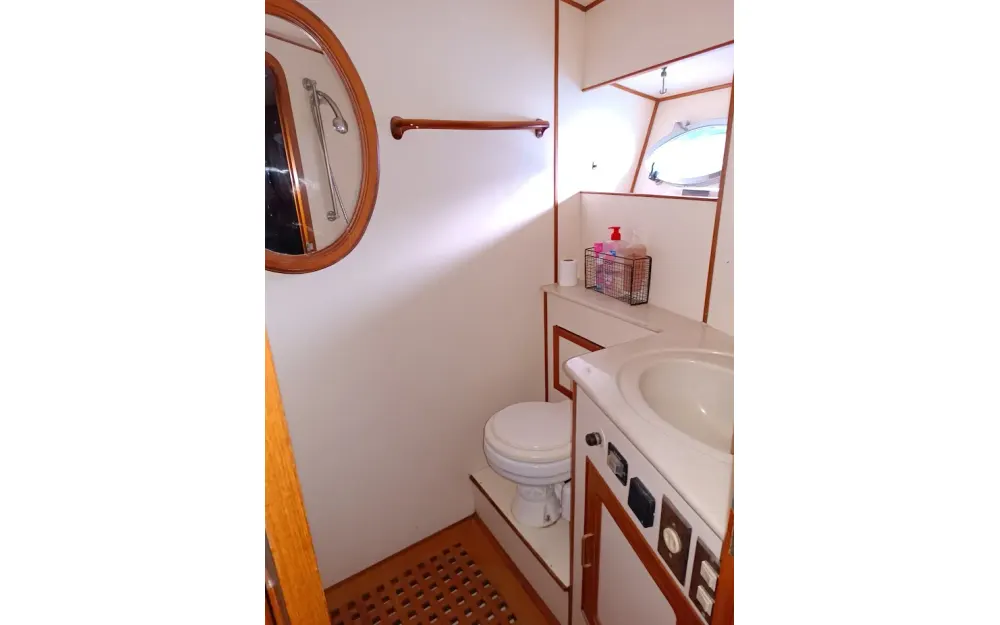 slider 17 King Yacht Monterey 46