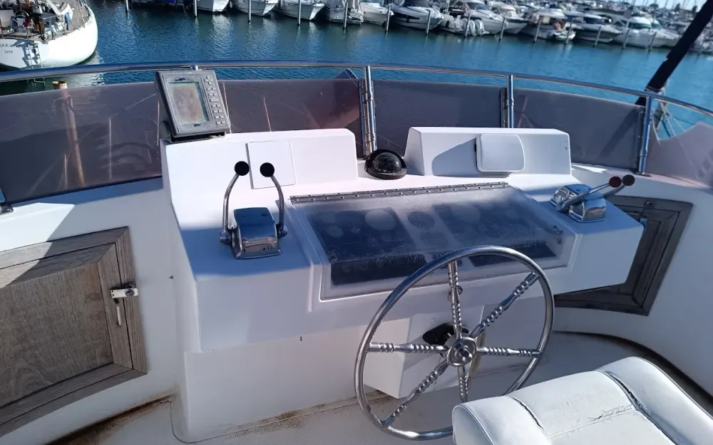 slider 6 King Yacht Monterey 46
