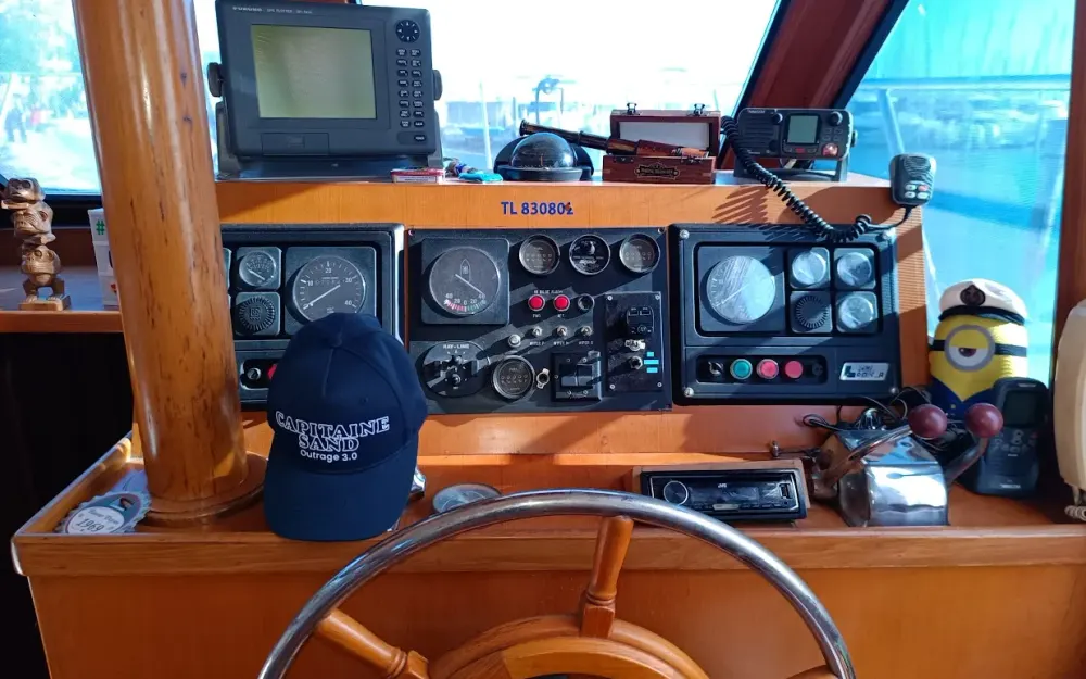 slider 7 King Yacht Monterey 46