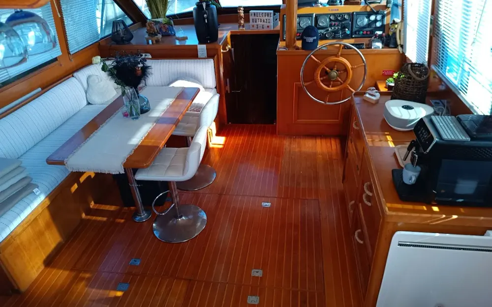 slider 8 King Yacht Monterey 46