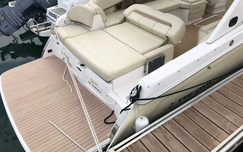 slider 9 REGAL 26 Fasdeck