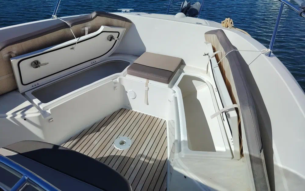 slider 6 Jeanneau Cap Camarat 7.5 CC