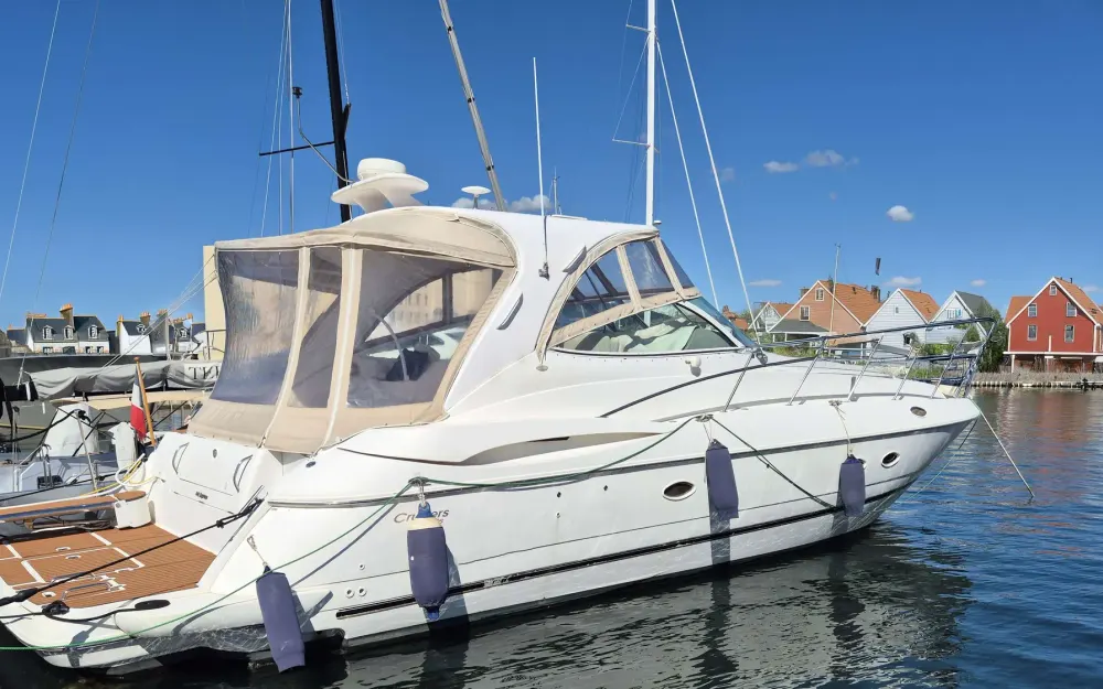 slider 0 Cruisers Yachts  440 Express