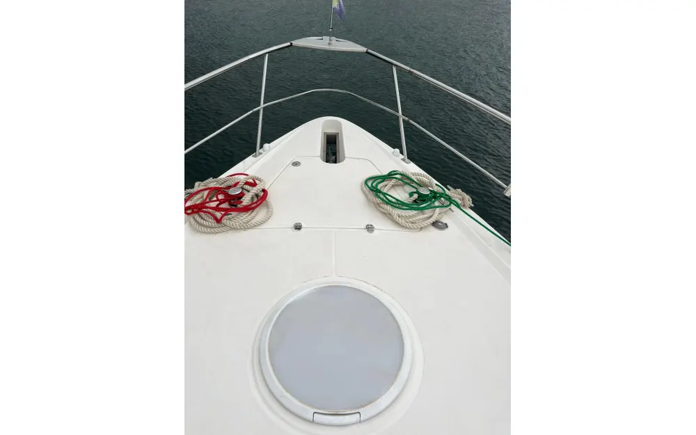 slider 13 Cruisers Yachts  440 Express